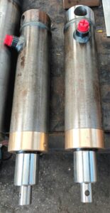 Vérins avec tige inox et tête de guidage bronze